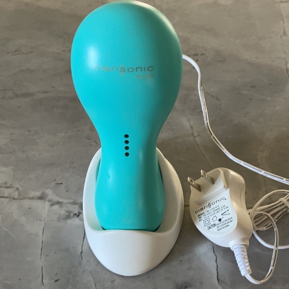 Clarisonic Plus - Picture 2 of 5